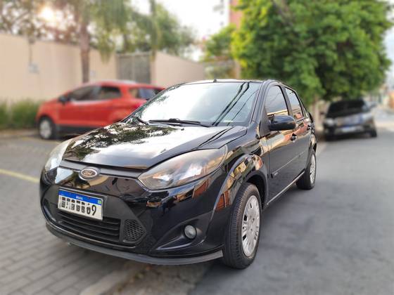 FORD FIESTA 1.6 ROCAM SEDAN 8V FLEX 4P MANUAL